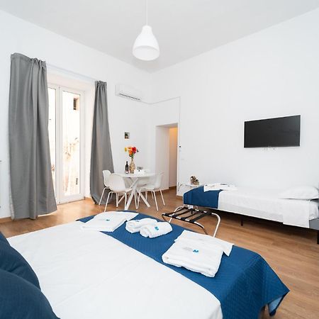 Home Smart Rent Appartamento Nei Pressi Di Via Toledo 2 Camere Da Letto Naples Exterior photo